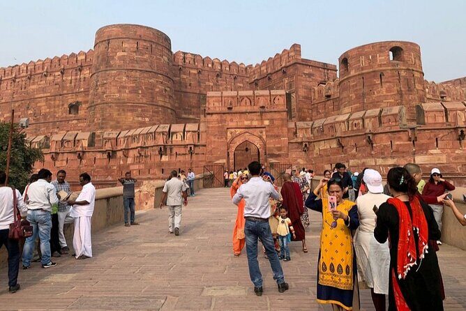 Private Taj Mahal Tour by Gatimaan Express Train - Gatimaan Express: the real value of this Agra transfer