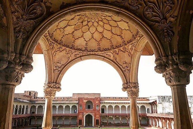 Private Taj Mahal Tour by Gatimaan Express Train - Taj Mahal with a private guide: photo spots and timing you can trust