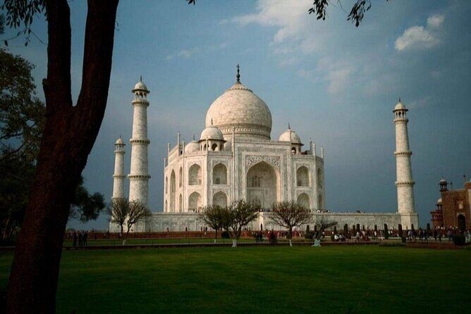 Private Taj Mahal Tour by Gatimaan Express Train - Agra Fort and Baby Taj: Mughal architecture at a human pace