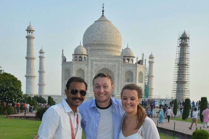 Private Taj Mahal Tour from Delhi by Car -All Inclusive - Agra Fort: the power base behind the skyline
