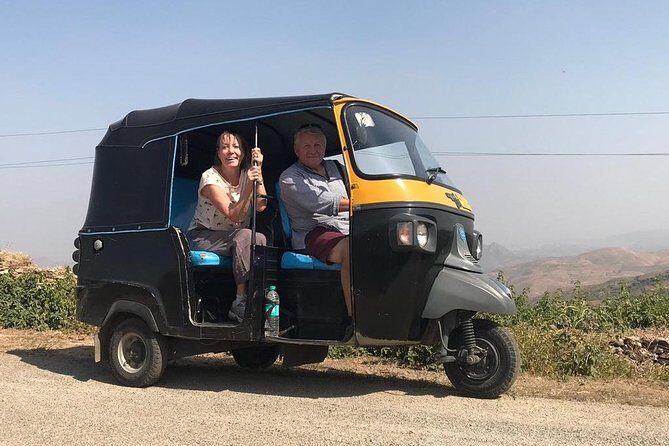 Private Udaipur Sightseeing Tour by Tuk-Tuk or Car with Driver - Lakeside start: Nehru Park and Fateh Sagar Lake views