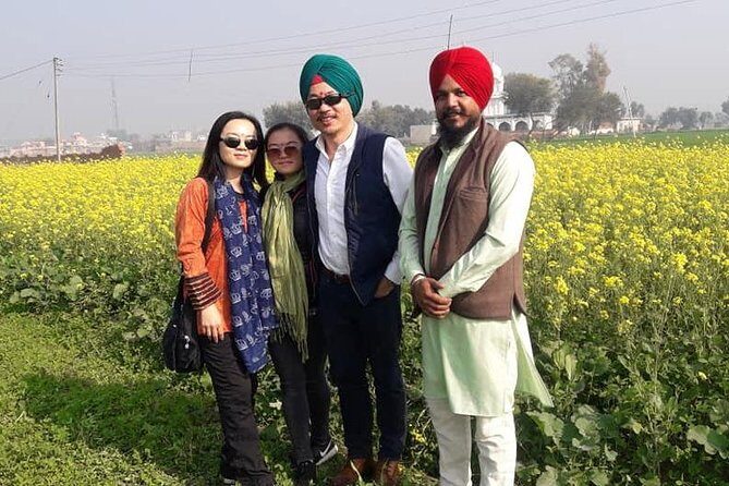 Real Village Tour Amritsar - Gohalwar start: meeting Tarsem Singh and getting welcomed