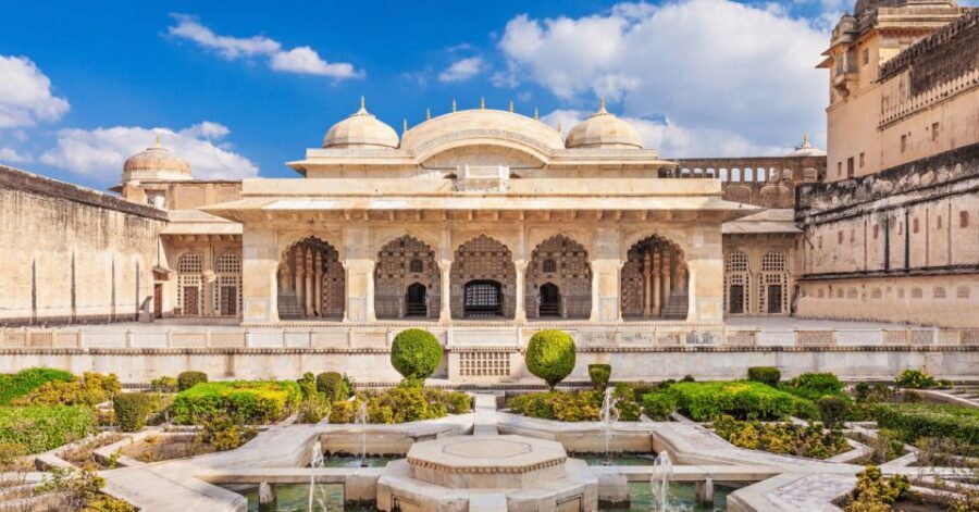 Same Day Jaipur Tour from Delhi by Car or Train - Lunch in Jaipur: Where You Want to Choose Local Without Getting Burned