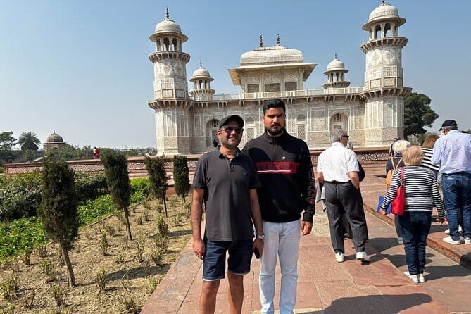 Same Day luxury Taj Mahal and Agra Fort Tour from Delhi by Car - Private Delhi to Agra by AC Car: What You’re Really Buying