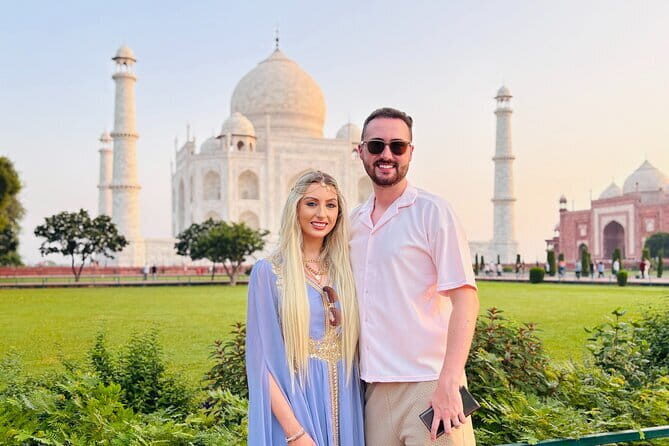 Same Day luxury Taj Mahal and Agra Fort Tour from Delhi by Car - DoubleTree by Hilton Agra Lunch Stop: A Real Break, Not a Trap