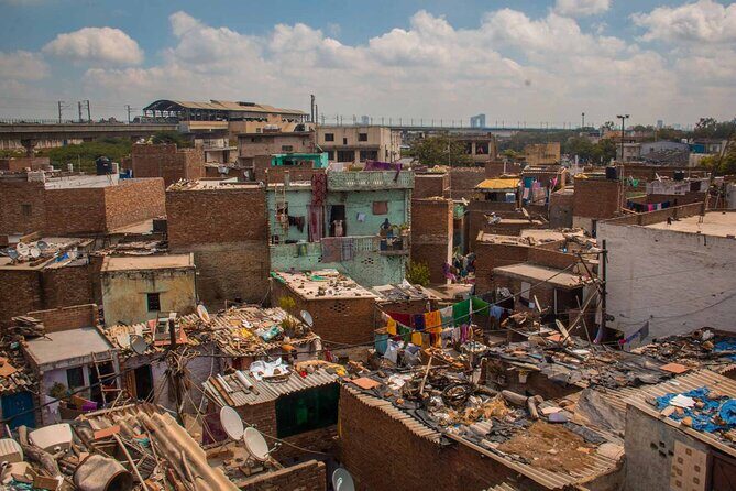 Sanjay Colony Slum Tour - Meeting at Harkesh Nagar Okhla: easy connectivity, minimal friction