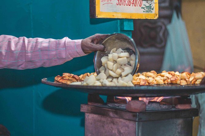 Spice & Stories: 3-Hour Old Delhi Heritage Food Walk Guided Tour - Jama Masjid and Sis Ganj: seeing worship spaces without the rush