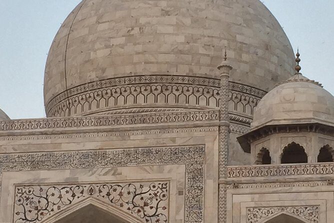 Sunrise Taj Mahal Tour With Female Tour Guide - The female guide factor: how Monika changes the vibe