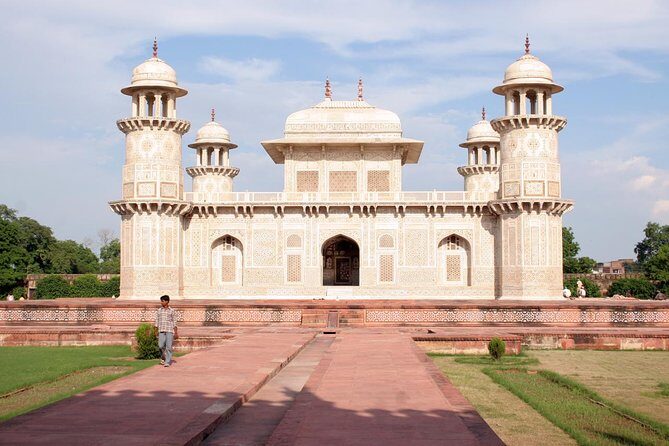 Taj Mahal, Agra Fort & Baby Taj Tour from Delhi - All Inclusive - What’s included (and what you should plan to pay)