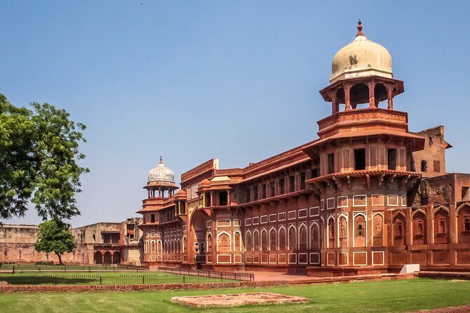 Taj Mahal, Agra Fort & Baby Taj tour from Delhi by Car with Meal - Lunch (or breakfast) at DoubleTree by Hilton Agra: meal add-on, no mystery