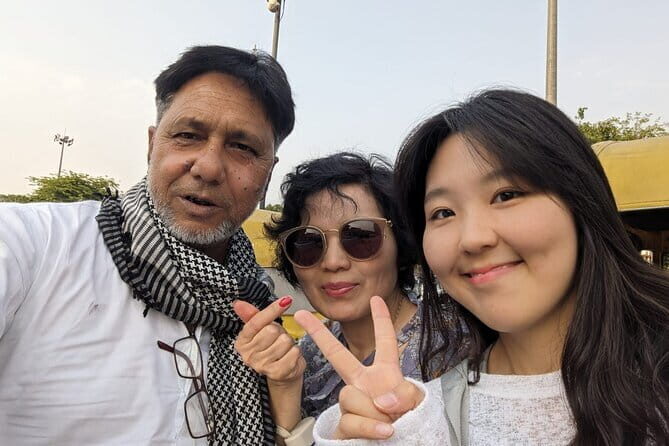 Taj Mahal by Tuk Tuk : A Local-Style Adventure - The tuk tuk start: fast, local, and practical in Agra