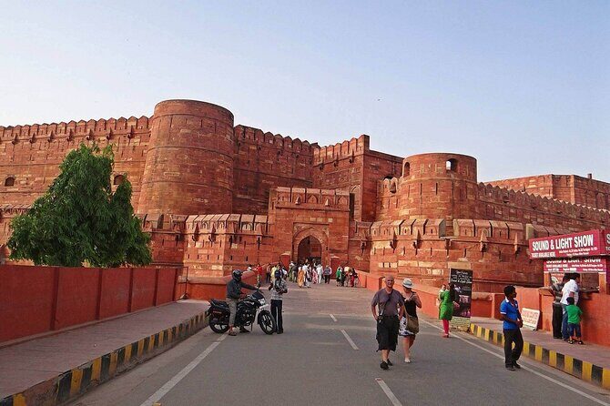 Taj Mahal Day Tour From Delhi by Superfast Train - Train ride back: dinner included and the day ends cleanly