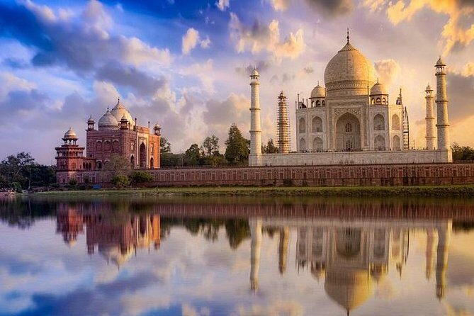 Taj Mahal Day Trip From Delhi By Superfast Train With 5* Meal - Agra Fort: more than a second stop