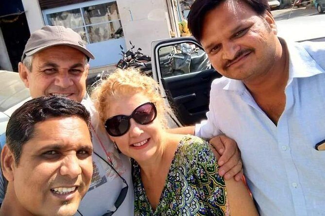 Taj Mahal entry tickets - Skip the line with Licensed Tour Guide - With or Without a Private Guide: How to Choose the Right Package