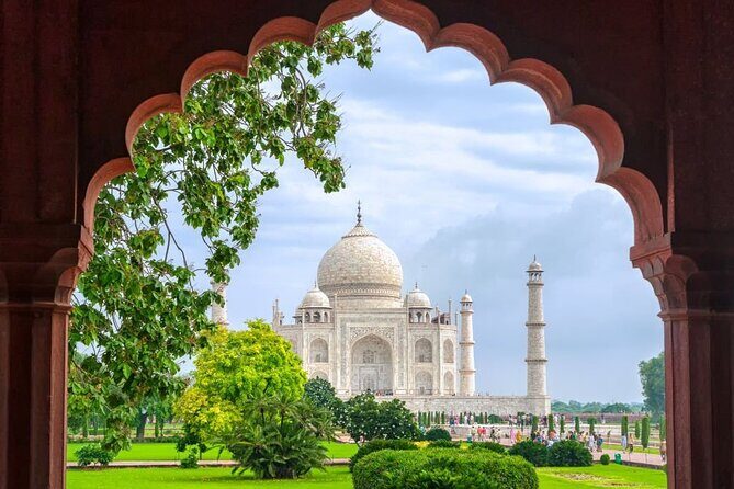 Taj Mahal Private Tour from Delhi by Car - Agra meet-up and the quick transition into sightseeing
