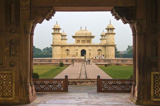Taj Mahal Sunrise & Agra Fort Private Tour from Delhi - Taj Mahal at First Light: What to Expect When You Beat the Crowd