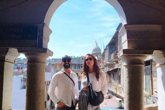 Timeless Treasures: An Old Delhi Heritage Walking Tour - Starting by the Red Fort area: getting oriented fast