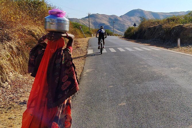 Udaipur Bicycle Tour - Lake Badi: the calm stop that lets you reset