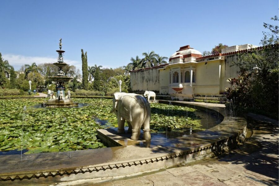 Udaipur: Full Day Private City Tour with Optional Boat Ride - Optional boat ride on Lake Pichola: worth it, but buy it on the spot