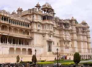 Udaipur: Private Full-Day Sightseeing Tour with a Tour Guide - Your guide’s briefing: why it matters before you even leave the car