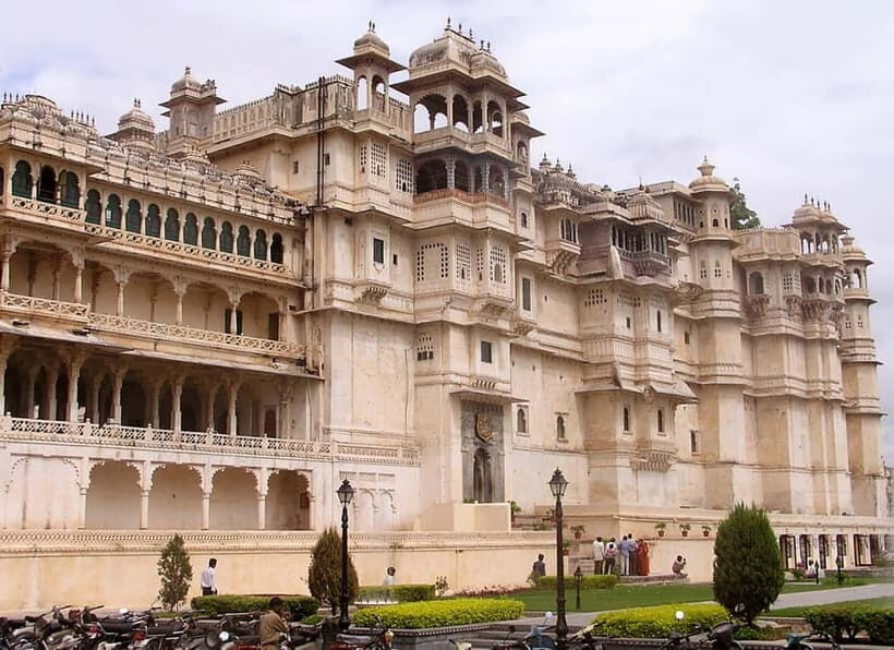 Udaipur: Private Full-Day Sightseeing Tour with a Tour Guide - Your guide’s briefing: why it matters before you even leave the car