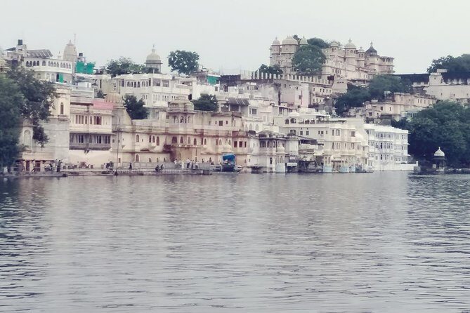 Udaipur sightseeing by tuk tuk or car - City Palace: the big-ticket sight you should plan for
