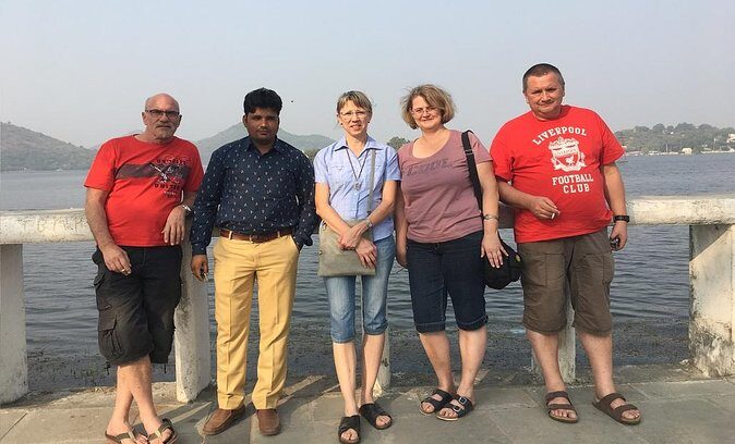 Udaipur Sightseeing Tour - An 8-hour Udaipur circuit that helps you get your bearings