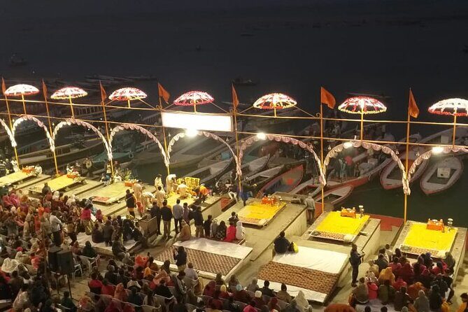Varanasi Evening Ganga Aarti Tour - Stop-by-stop: Ganges River ghats and Dasaswamedh Ghat before the lamps