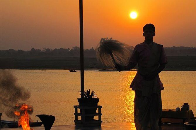 Varanasi Morning Boat Tour [RowBoat] - Banaras Ghats: the best place to start your first impressions
