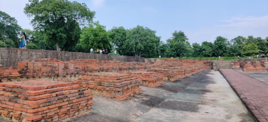 Varanasi & Sarnath: Full-Day Tour with Ganges Boat Ride - Lunch Break and the Shift to Sarnath After the City’s Intensity