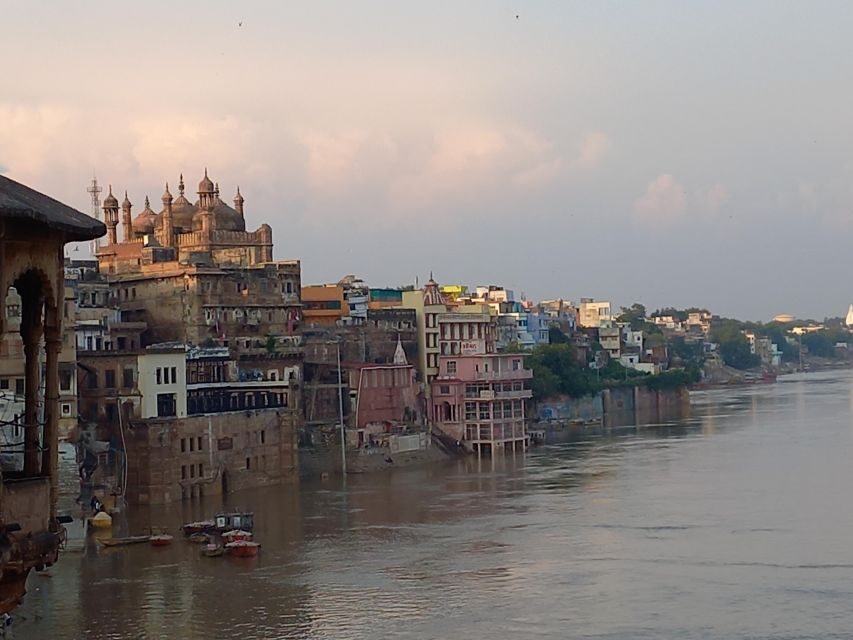 Varanasi: Sunrise Boat Tour with Arti Ceremony - Getting Oriented at Assi Ghat: Arti and Havan First