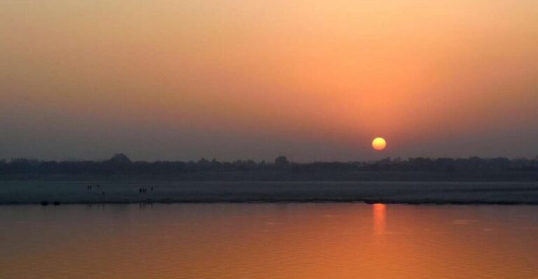 Varanasi: Sunrise Boat Tour with Arti Ceremony - The Boat Ride: Panoramic Views of Around 55 Ghats